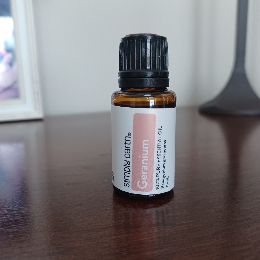 New Geranium Essential Oil Simply Earth 15ml